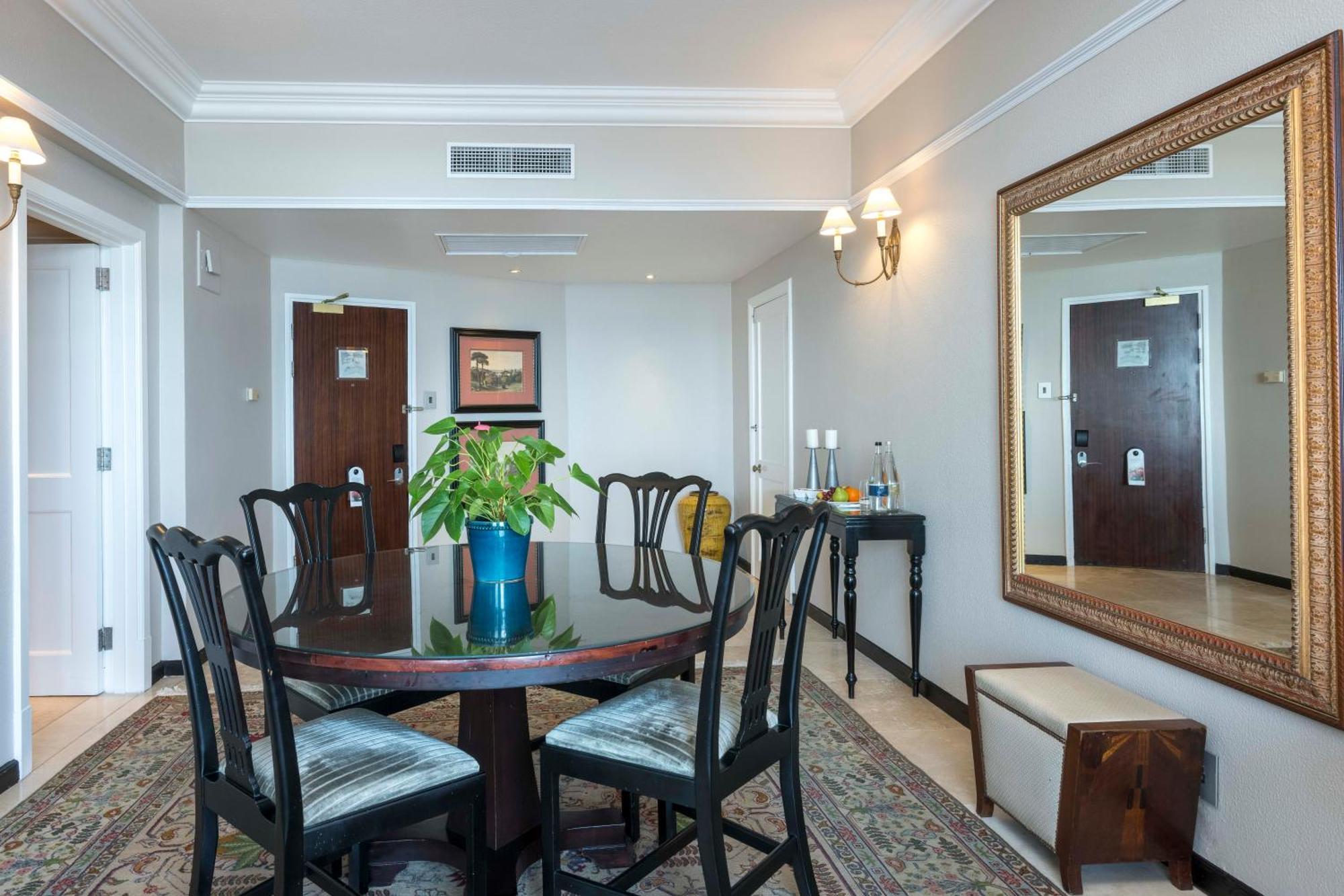 Beverly Hills Durban Eksteriør billede A suite at the Hilton