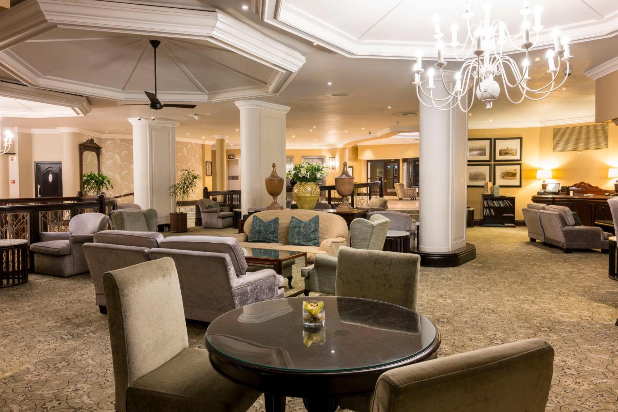 Beverly Hills Durban Eksteriør billede The interior of the hotel