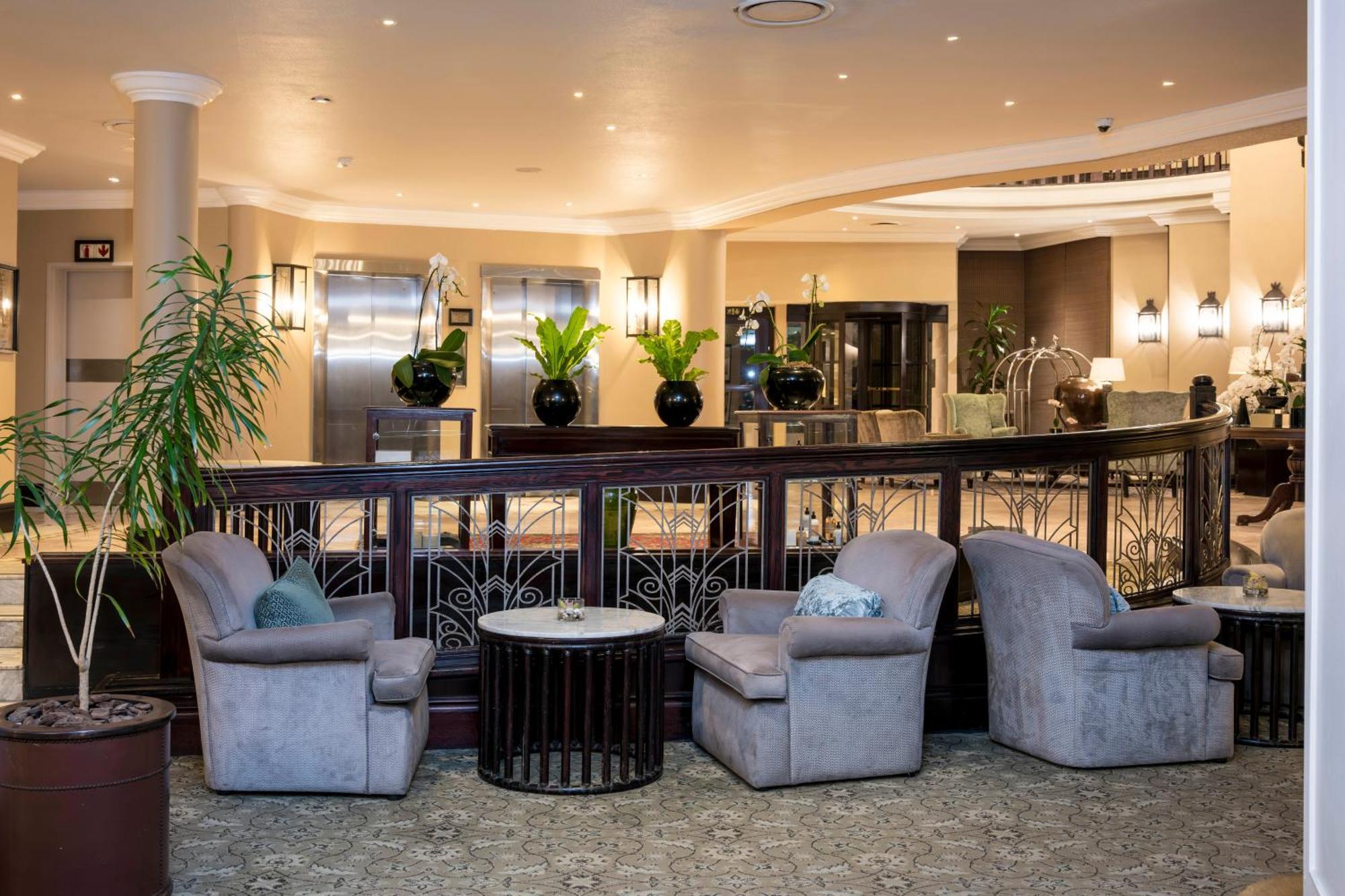 Beverly Hills Durban Eksteriør billede The lobby of the hotel