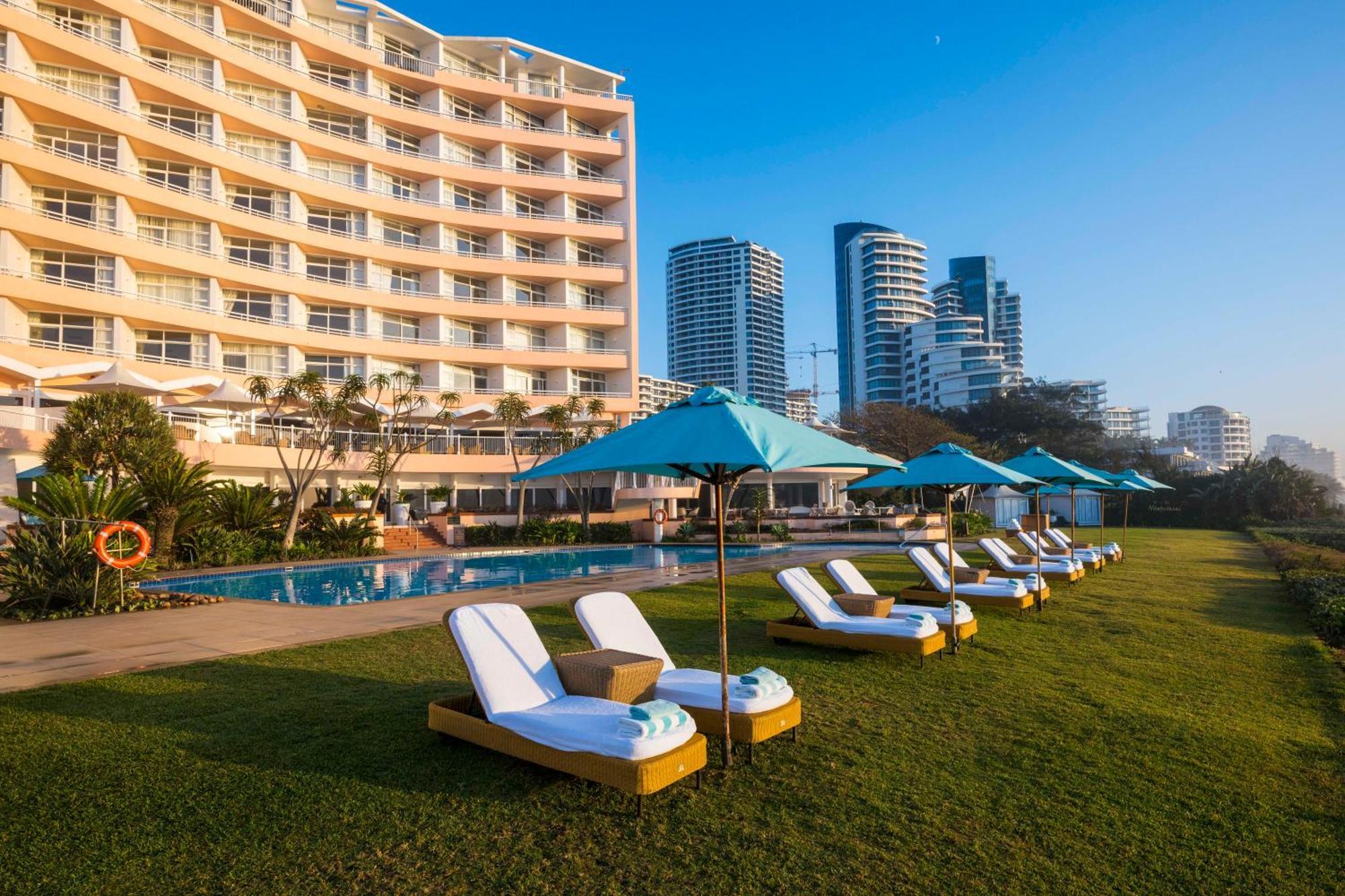 Beverly Hills Durban Eksteriør billede The pool at The Oberoi Mumbai