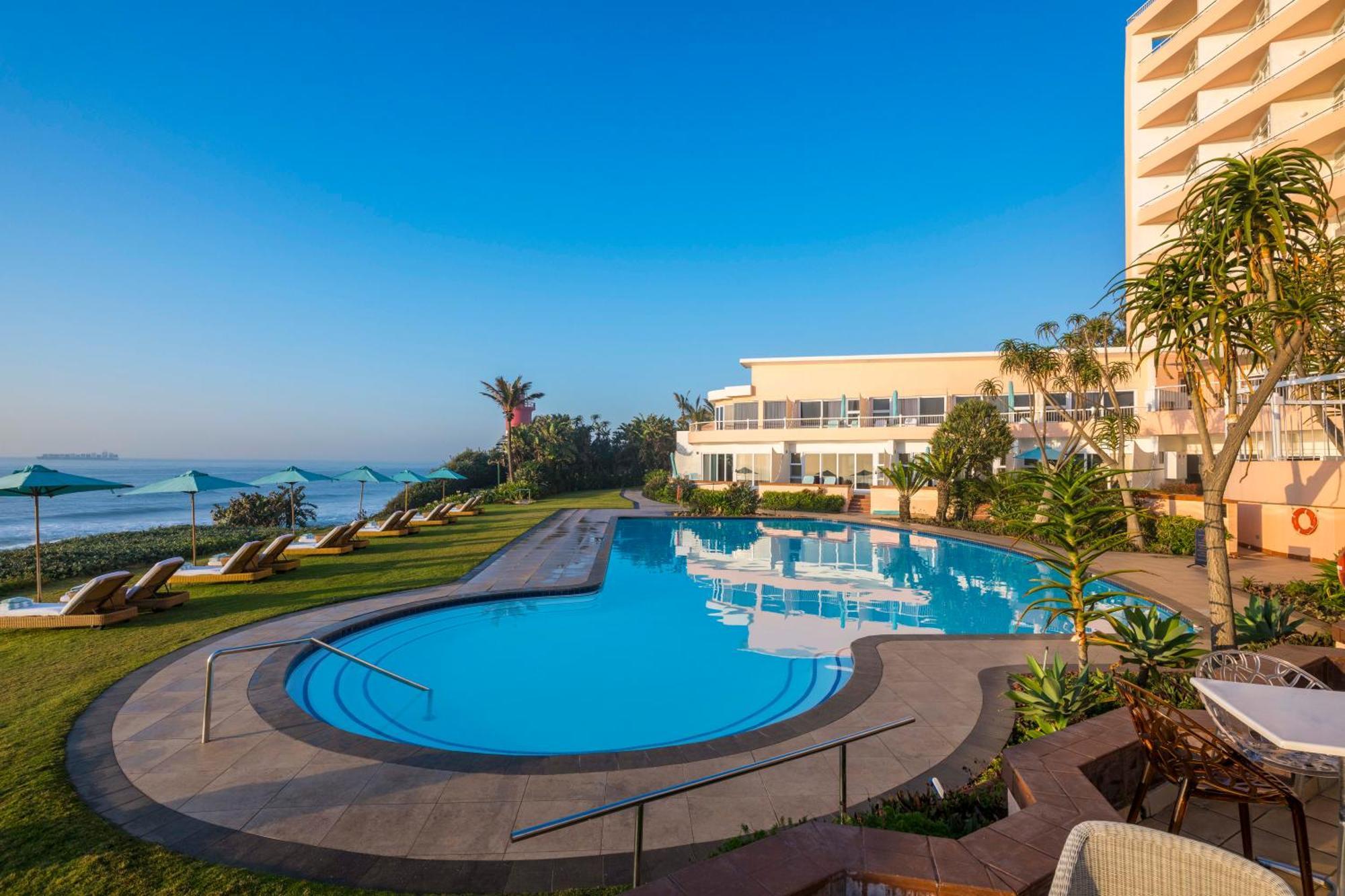 Beverly Hills Durban Eksteriør billede The swimming pool at the Hilton Tel Aviv